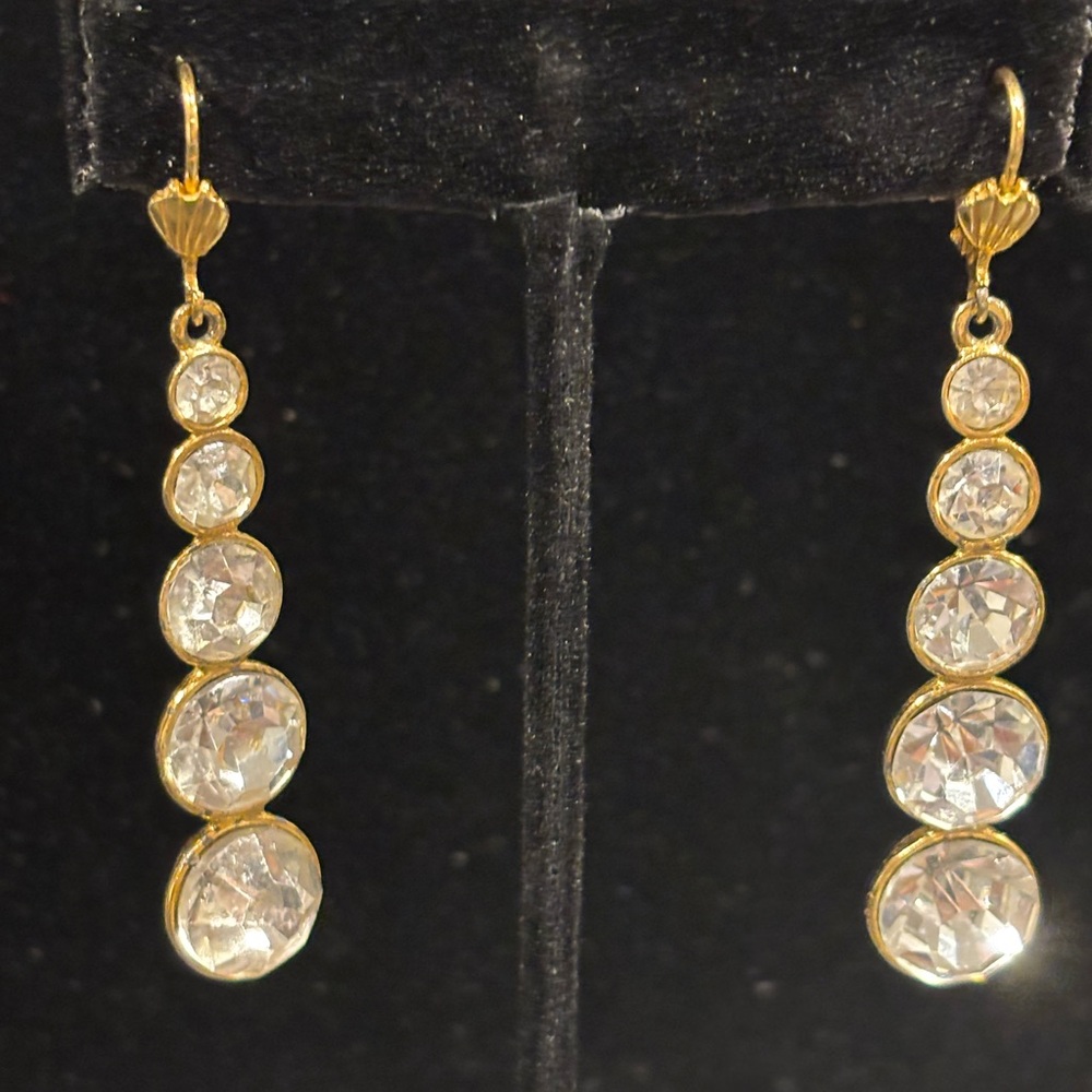 Vintage 1980s rhinestone earrings. Lever back. Bit of wear on gold, see photos